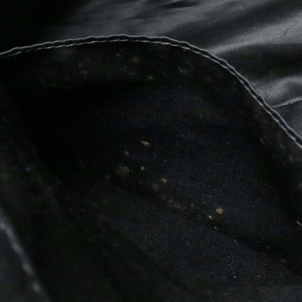 CHANEL Black Leather Shoulder Bag - Picture 9 of 10